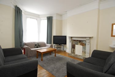 4 bed house, Baring Street, Greenbank, Plymouth, PL48NF - Image 3